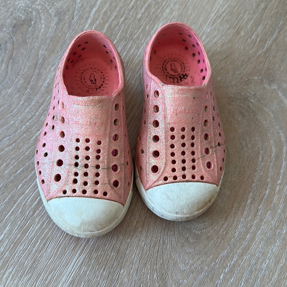 Native pink skies size 6